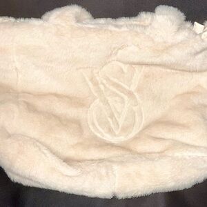 VICTORIAS SECRET - Plush Shoulder Bag